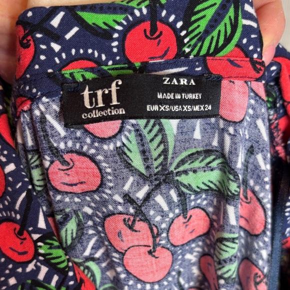 Zara Whimsical Cherry Oversized Boxy Loose Fit Crop Buttton Down Blouse Size XS - Picture 2 of 8